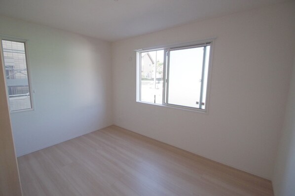 ルミエールBの物件内観写真